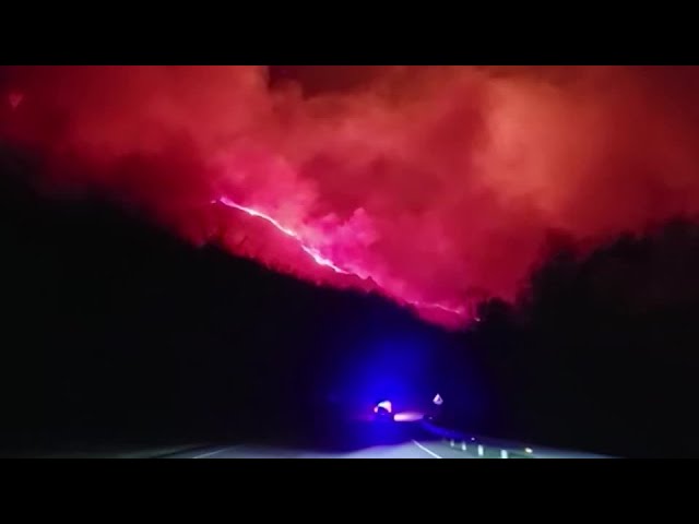 まるで終末のような恐ろしい光景　スペインで起きた森林火災【動画ニュース】