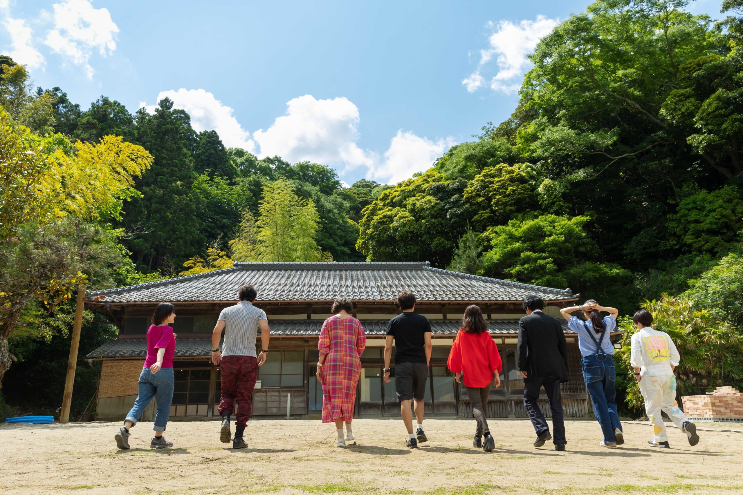 Netflixシリーズ『あいの里』：最後の恋を求める大人たちの共同生活と成長の物語