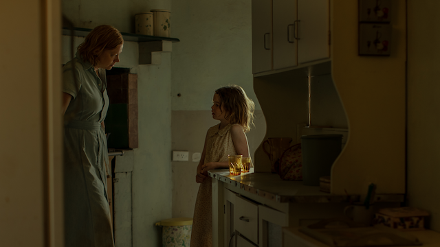 Netflix映画『ラン・ラビット・ラン』：母と娘の絆と、人間の狂気を描くホラーサスペンス映画