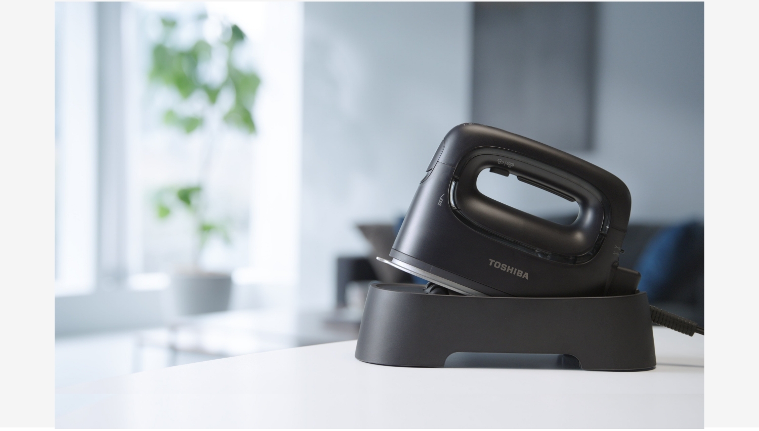 【Amazon調査隊】東芝ライフスタイル、便利な新型衣類スチーマー発売