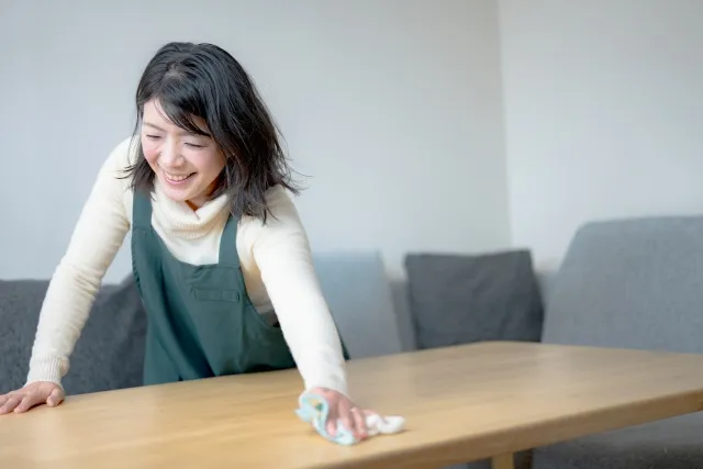 仕事や家事などの作業中に聴く