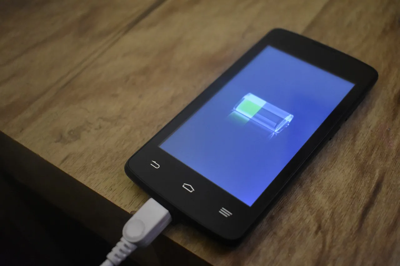 スマホまたはバッテリーが劣化している
