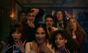 Netflix映画『ワッツ・インサイド』あらすじ・キャスト情報